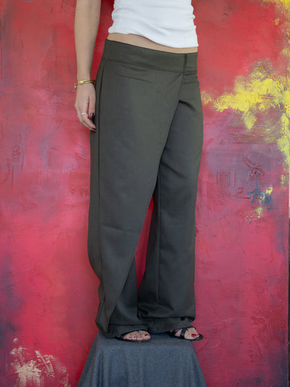 Pantalón sastrero cruzado gris